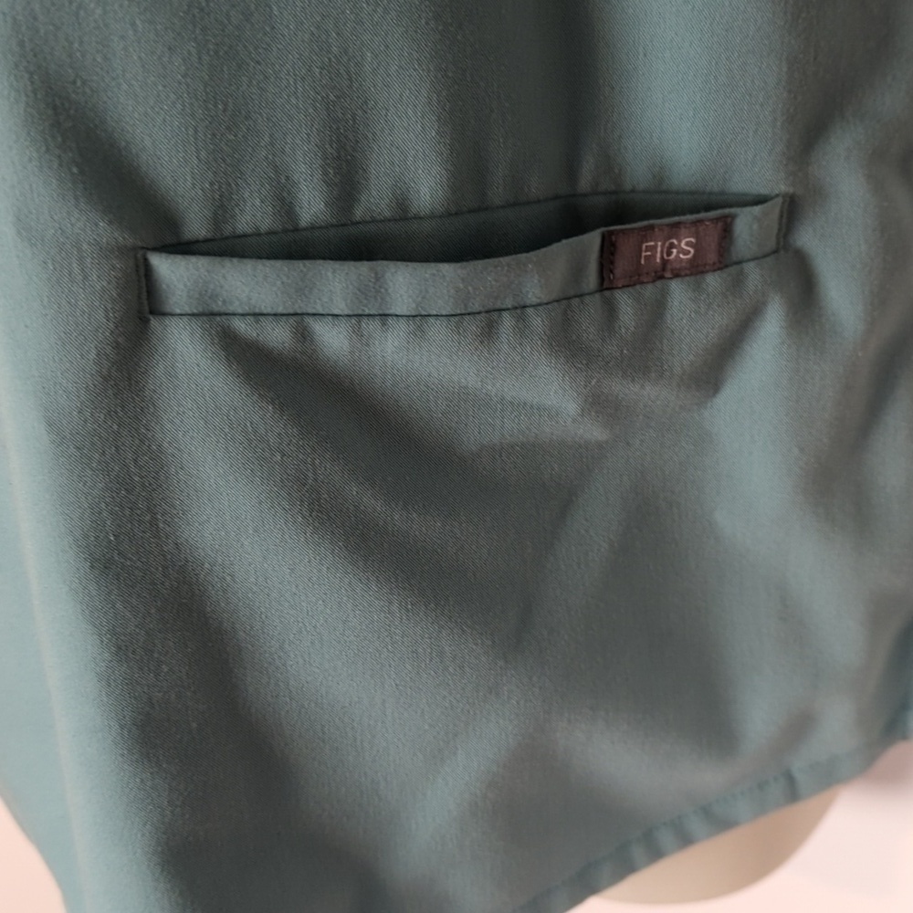 Figs Technical Collection Scrub Top - Picture 5 of 11